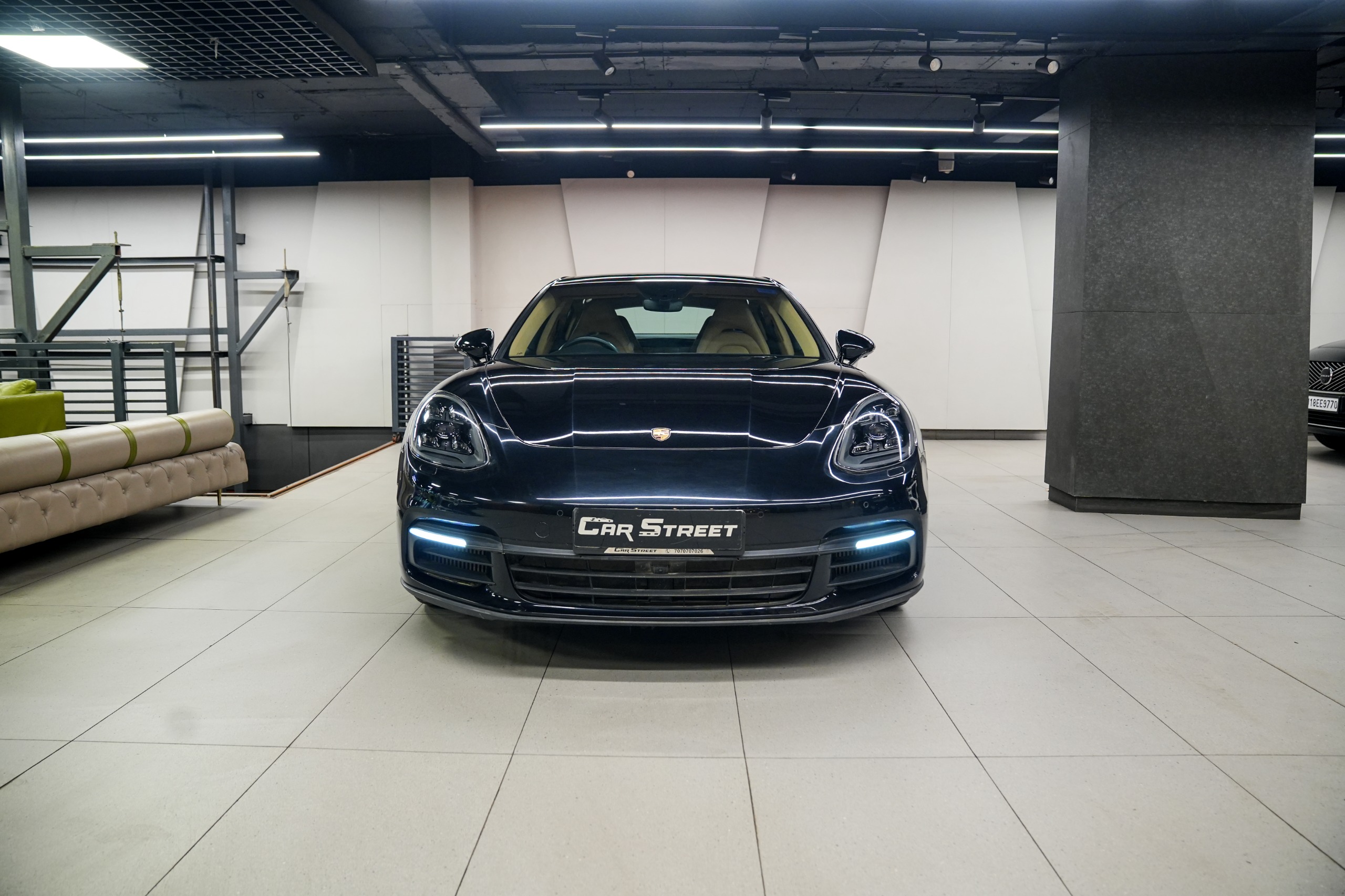 Porsche Panamera 4